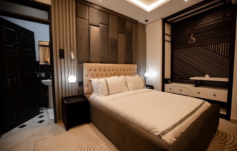 Deluxe Queen Room